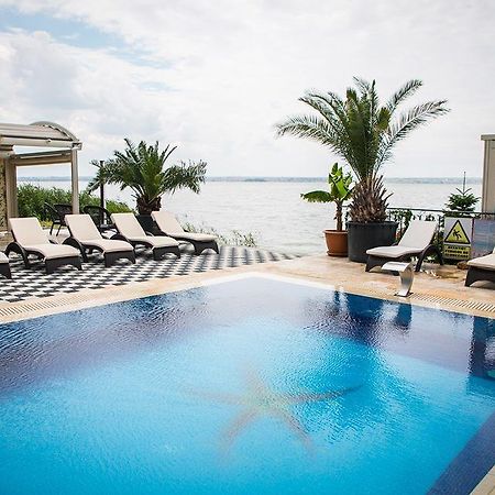 Almar Lake View Boutique H Mamaia Extérieur photo