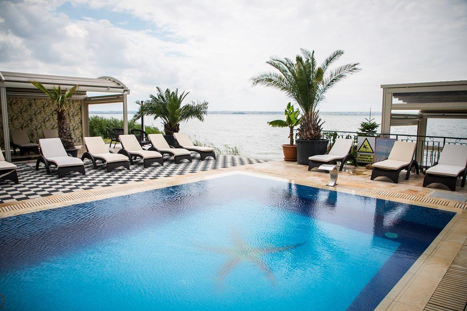 Almar Lake View Boutique H Mamaia Extérieur photo