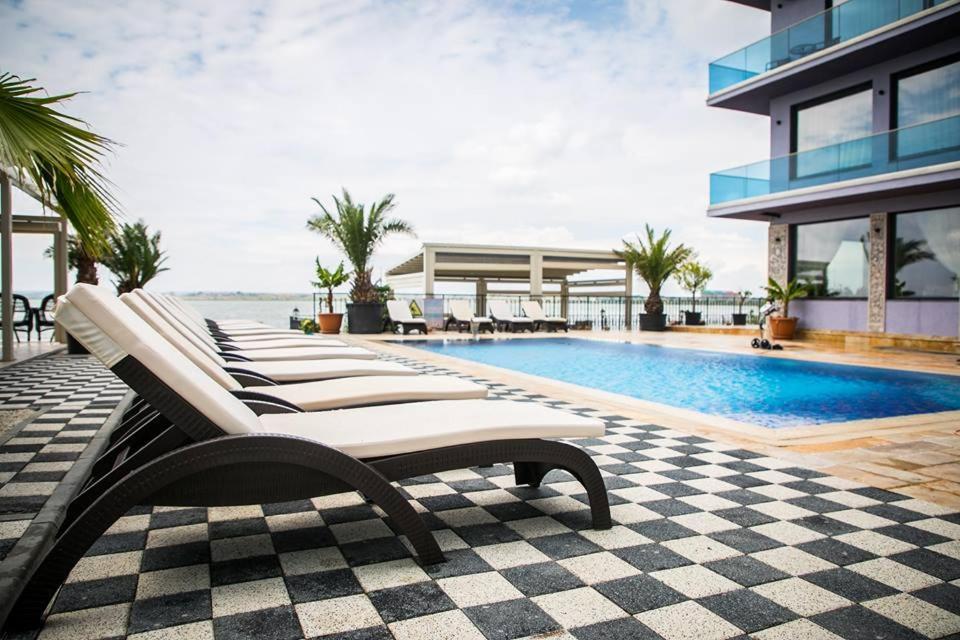 Almar Lake View Boutique H Mamaia Extérieur photo