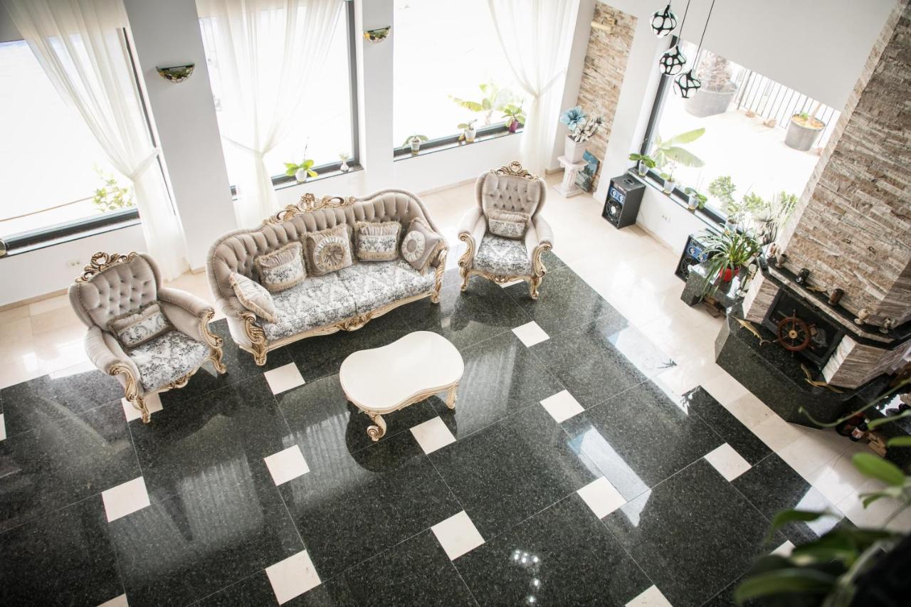 Almar Lake View Boutique H Mamaia Extérieur photo