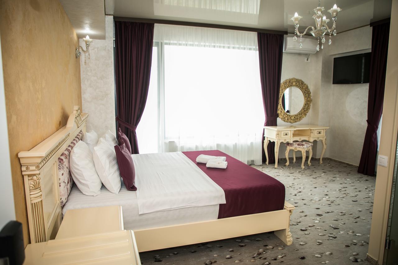 Almar Lake View Boutique H Mamaia Extérieur photo