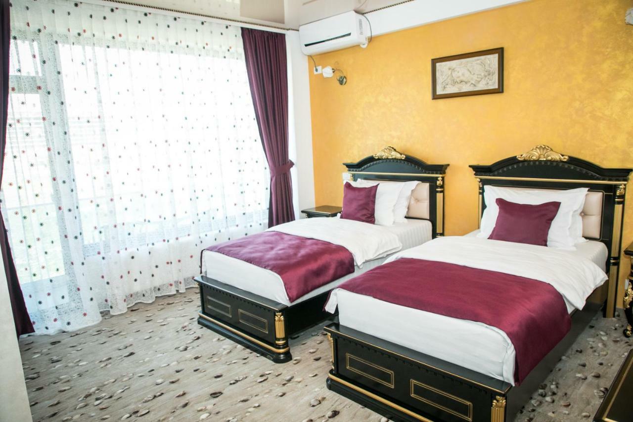 Almar Lake View Boutique H Mamaia Extérieur photo