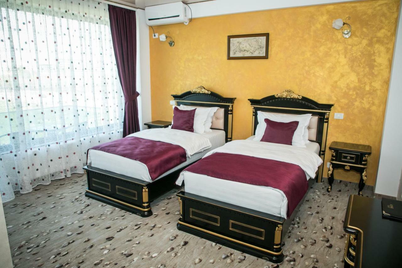 Almar Lake View Boutique H Mamaia Extérieur photo