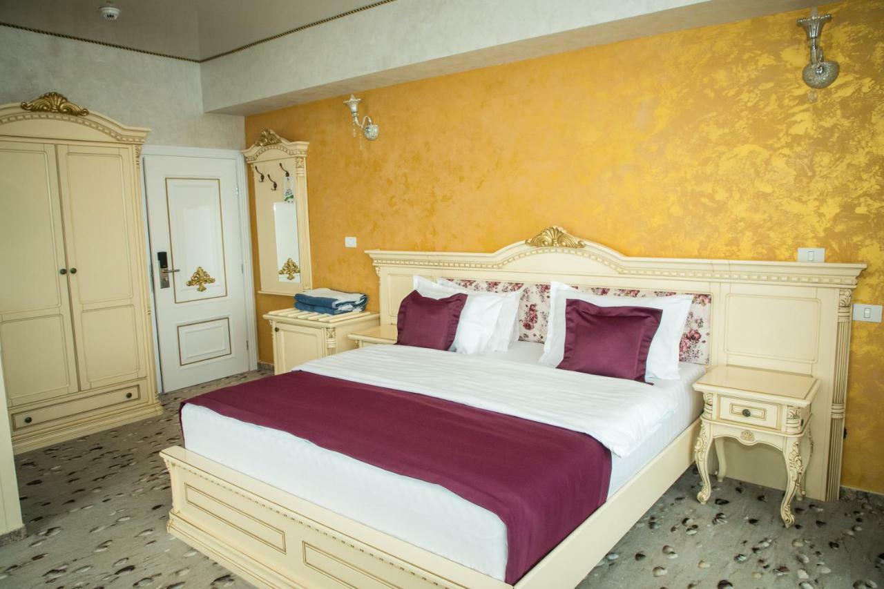 Almar Lake View Boutique H Mamaia Extérieur photo