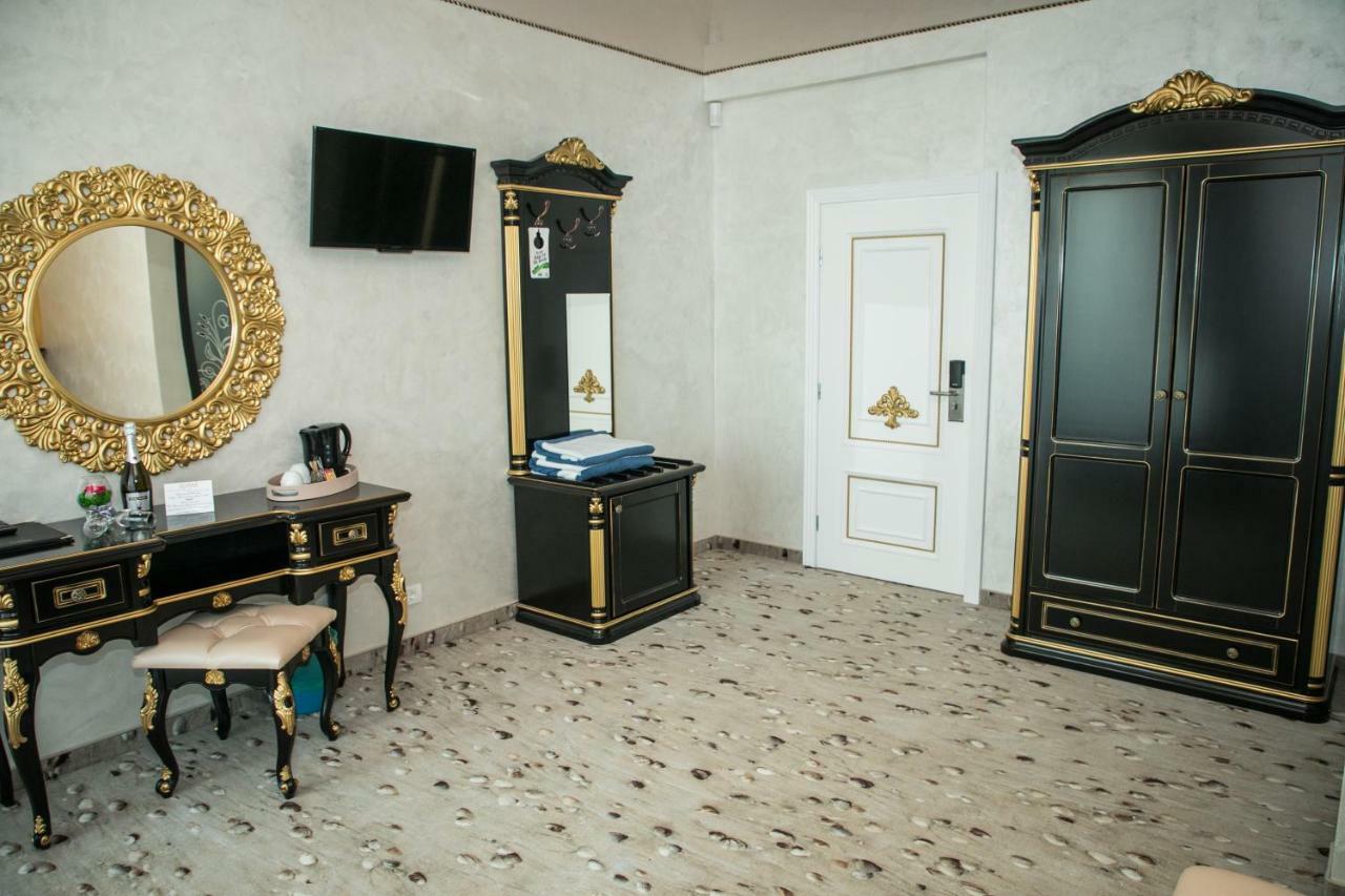 Almar Lake View Boutique H Mamaia Extérieur photo