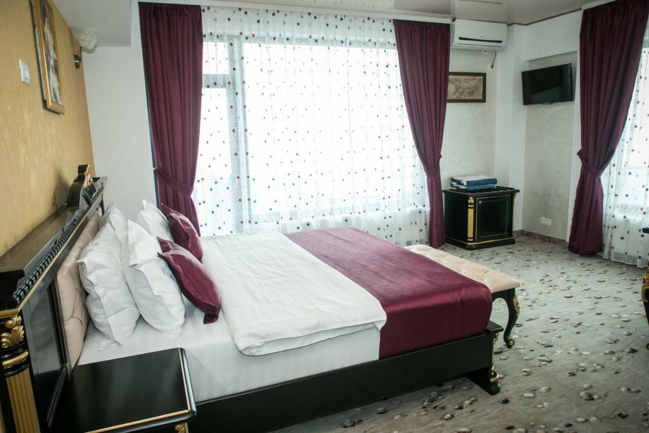 Almar Lake View Boutique H Mamaia Extérieur photo