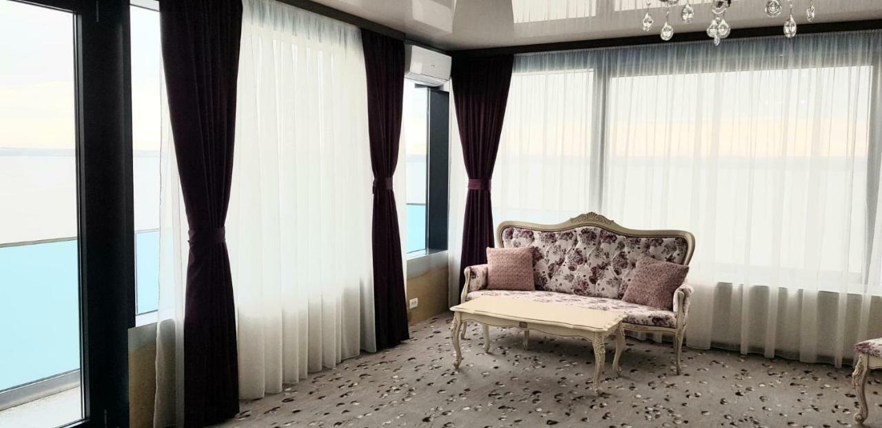 Almar Lake View Boutique H Mamaia Extérieur photo