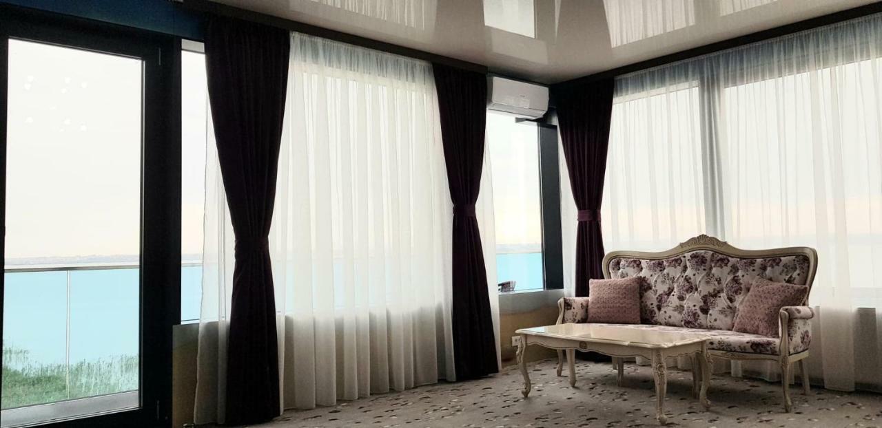 Almar Lake View Boutique H Mamaia Extérieur photo