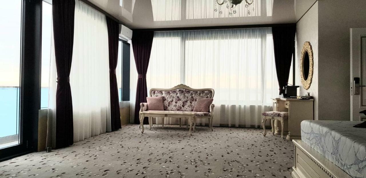 Almar Lake View Boutique H Mamaia Extérieur photo